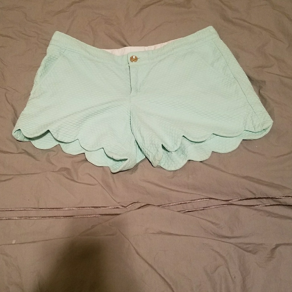 Lilly Pulitzer Buttercup shorts!